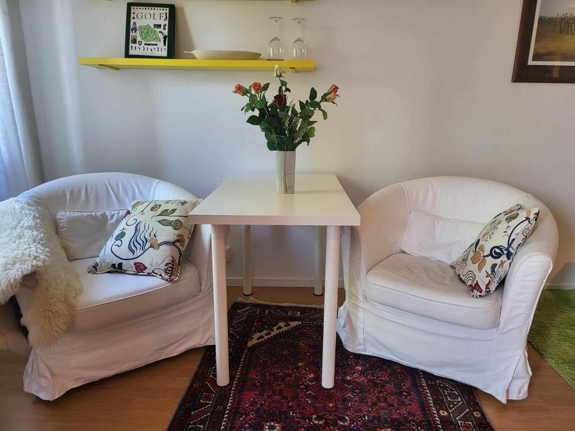 Villa Lilla Huset Med Stor Traedgardstomt Naera Golf Och Hav Trosa Exterior foto