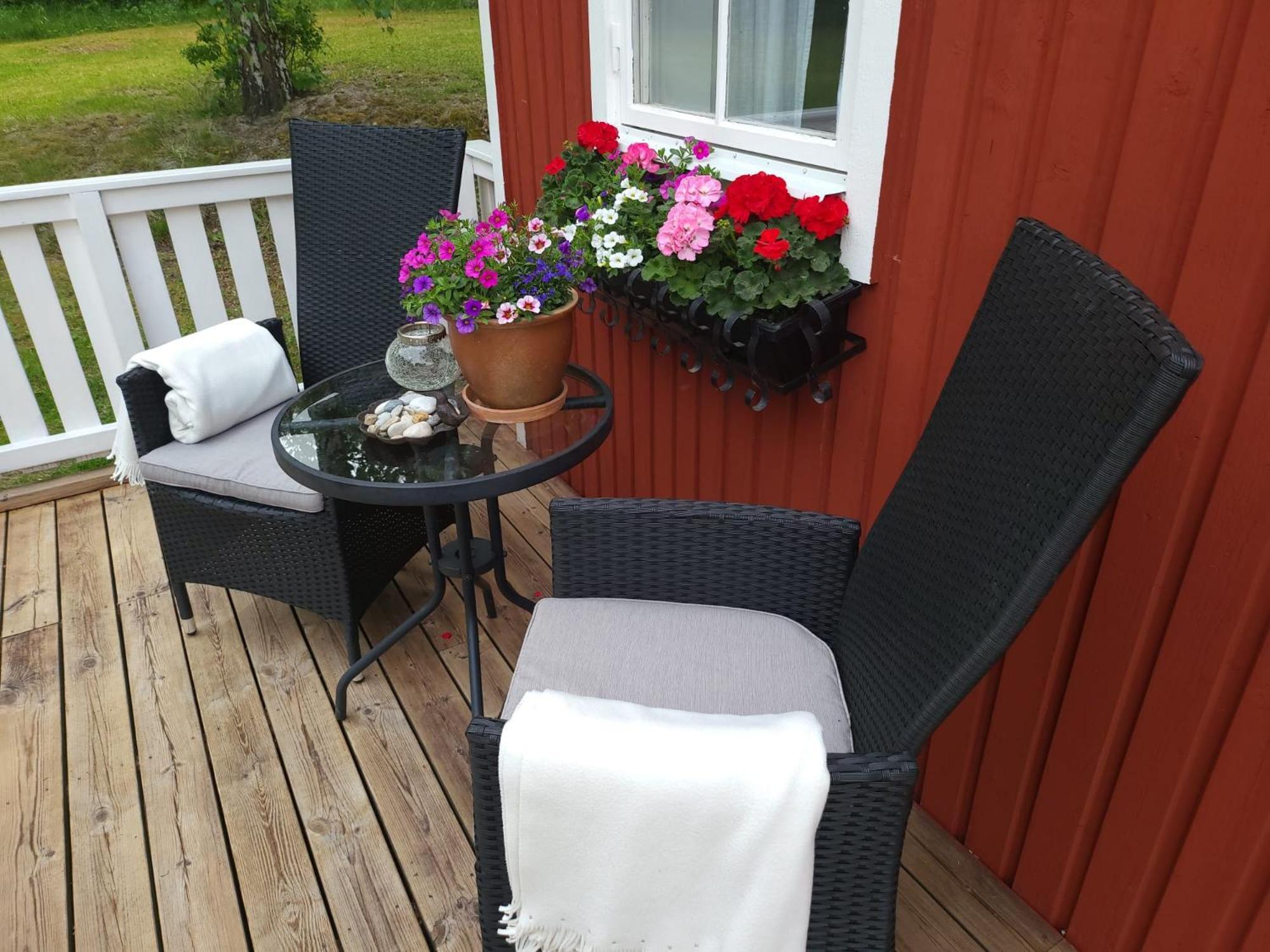Villa Lilla Huset Med Stor Traedgardstomt Naera Golf Och Hav Trosa Exterior foto